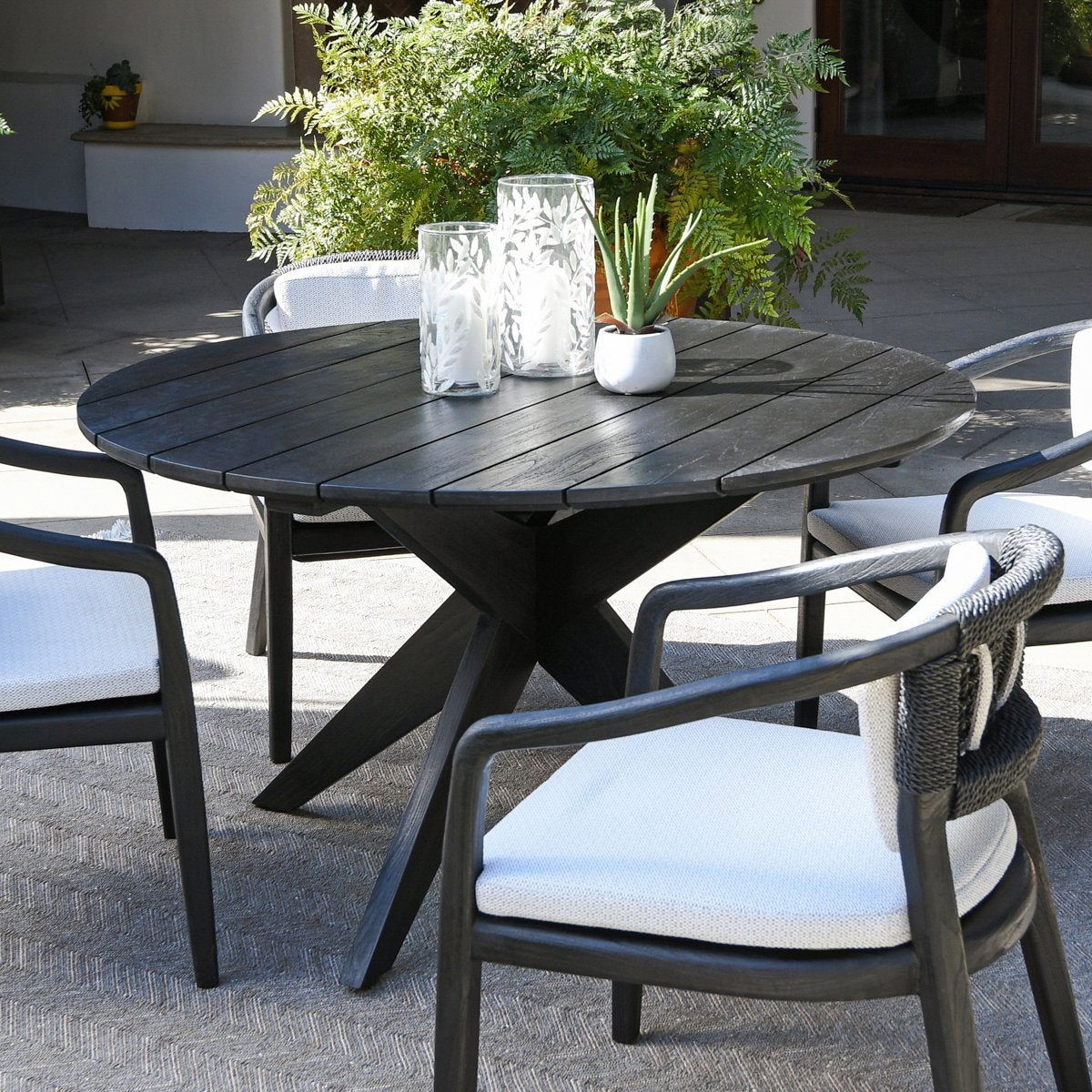 Alameda - 53 Outdoor Round Dining Table