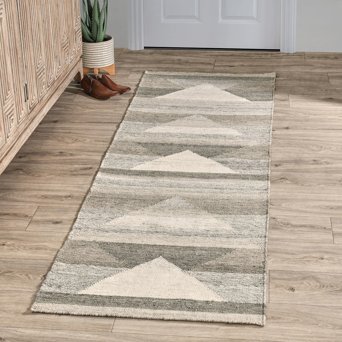 Mirage - Indoor/Outdoornyon Rug 2.6' x 8' - Multicolor