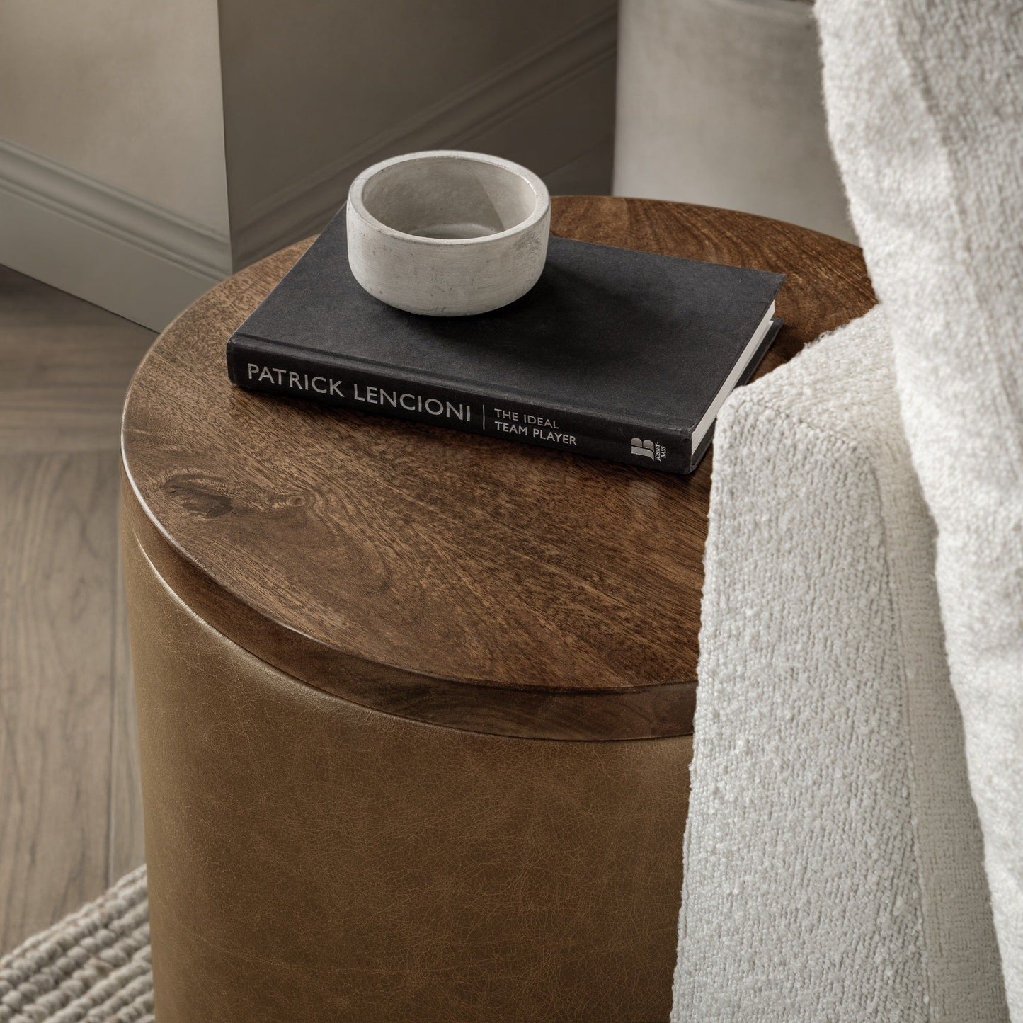 Andra - Accent Table